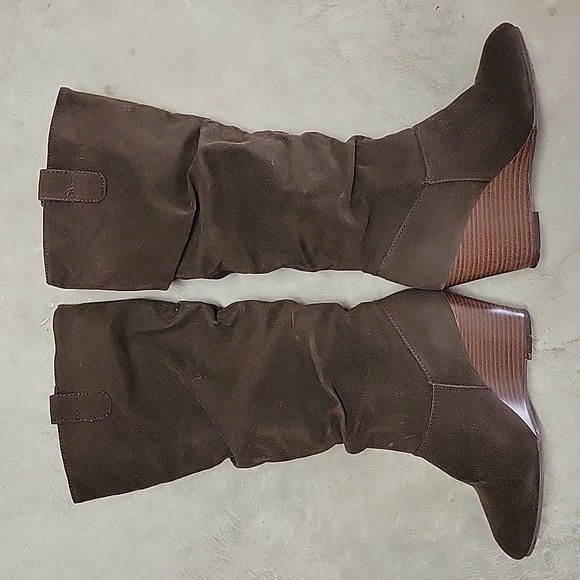 Ladies Rampage Swift Brown faux suede tall boot size 6 - Picture 2 of 7